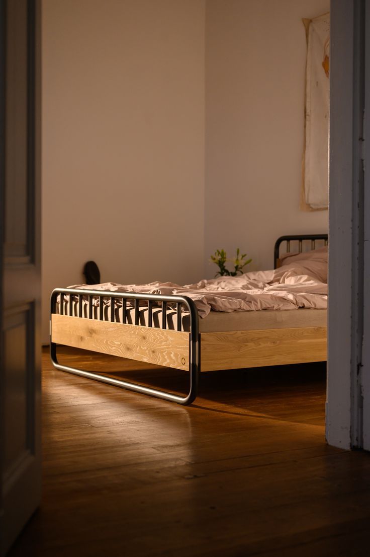Dokumentasi Proyek Pemasangan Trundle Bed Industrial - TB Rachmat